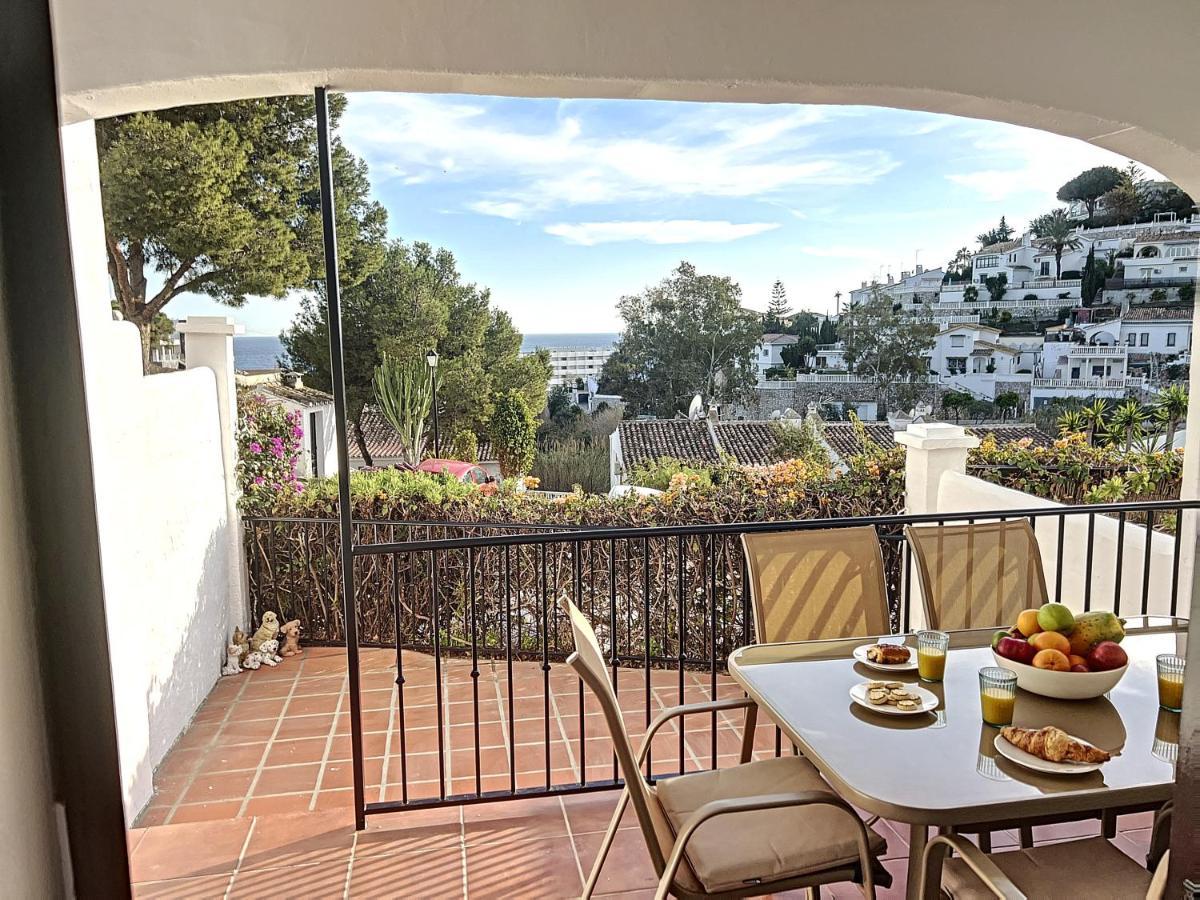 Agradable Adosado Con Piscina La Hidalga Villa Benalmadena Ngoại thất bức ảnh