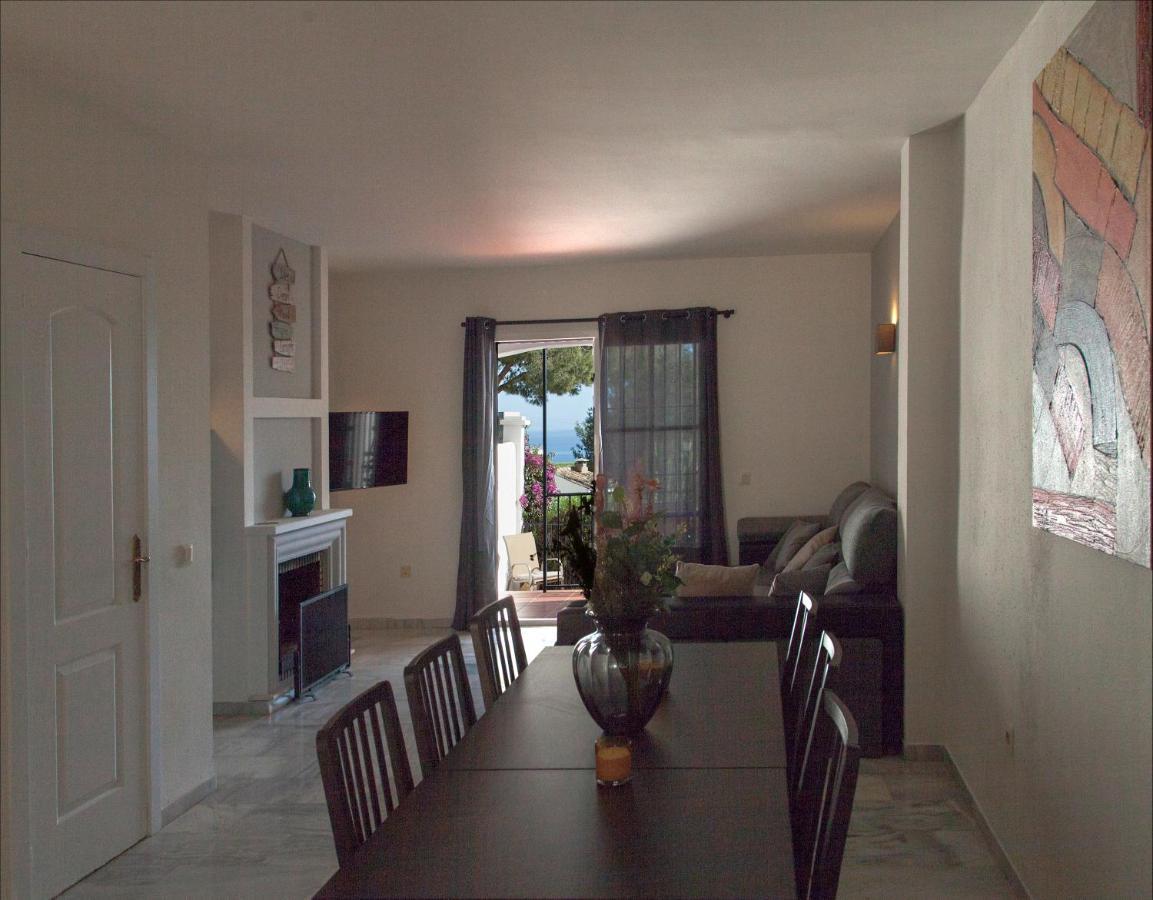 Agradable Adosado Con Piscina La Hidalga Villa Benalmadena Ngoại thất bức ảnh