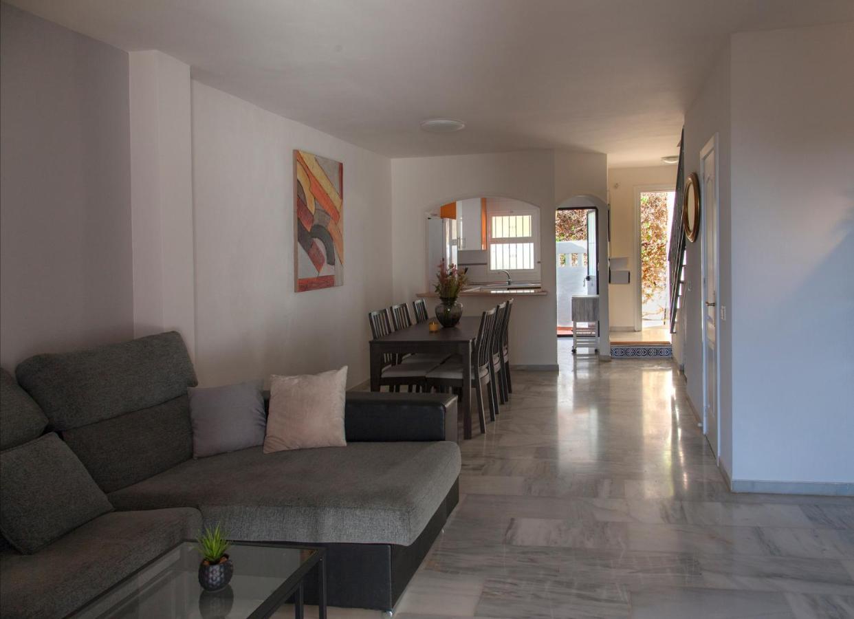 Agradable Adosado Con Piscina La Hidalga Villa Benalmadena Ngoại thất bức ảnh