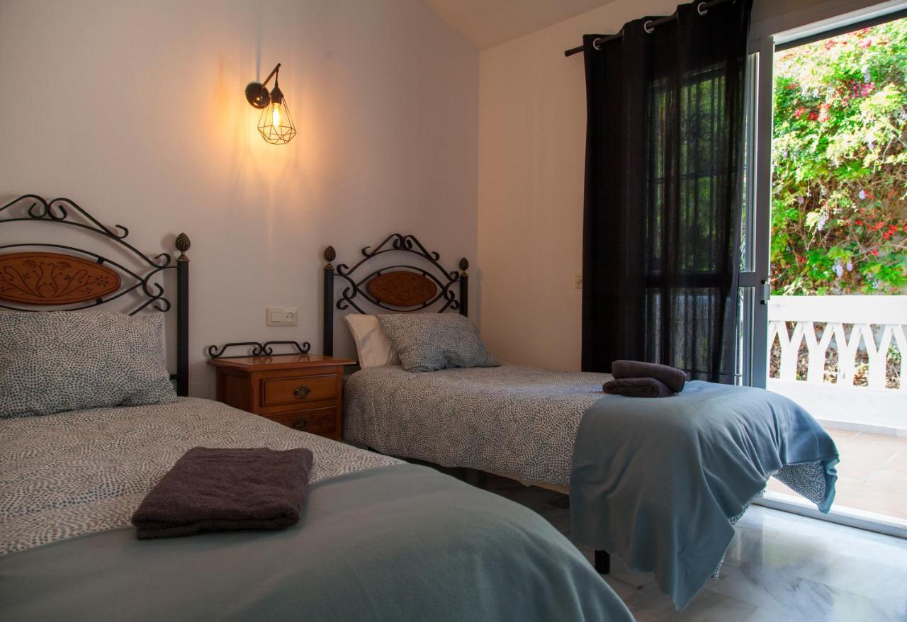 Agradable Adosado Con Piscina La Hidalga Villa Benalmadena Ngoại thất bức ảnh