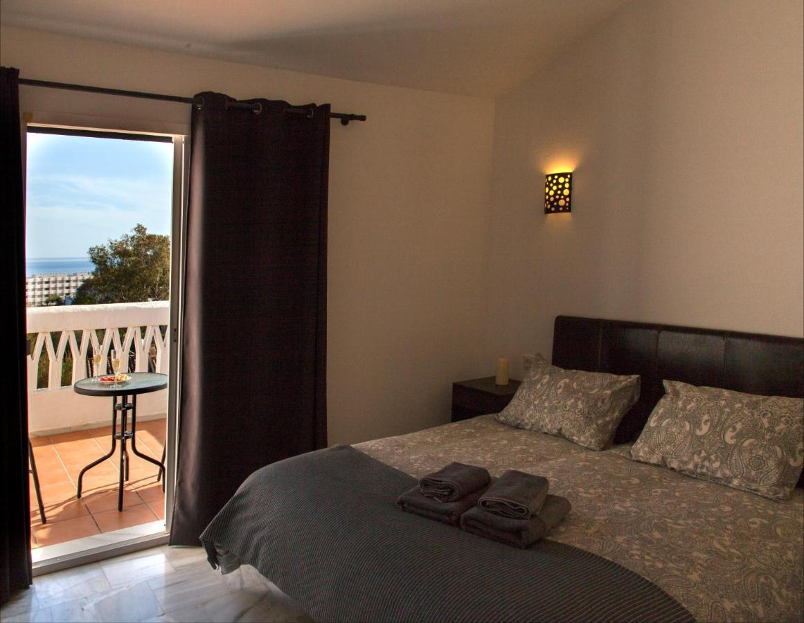 Agradable Adosado Con Piscina La Hidalga Villa Benalmadena Ngoại thất bức ảnh