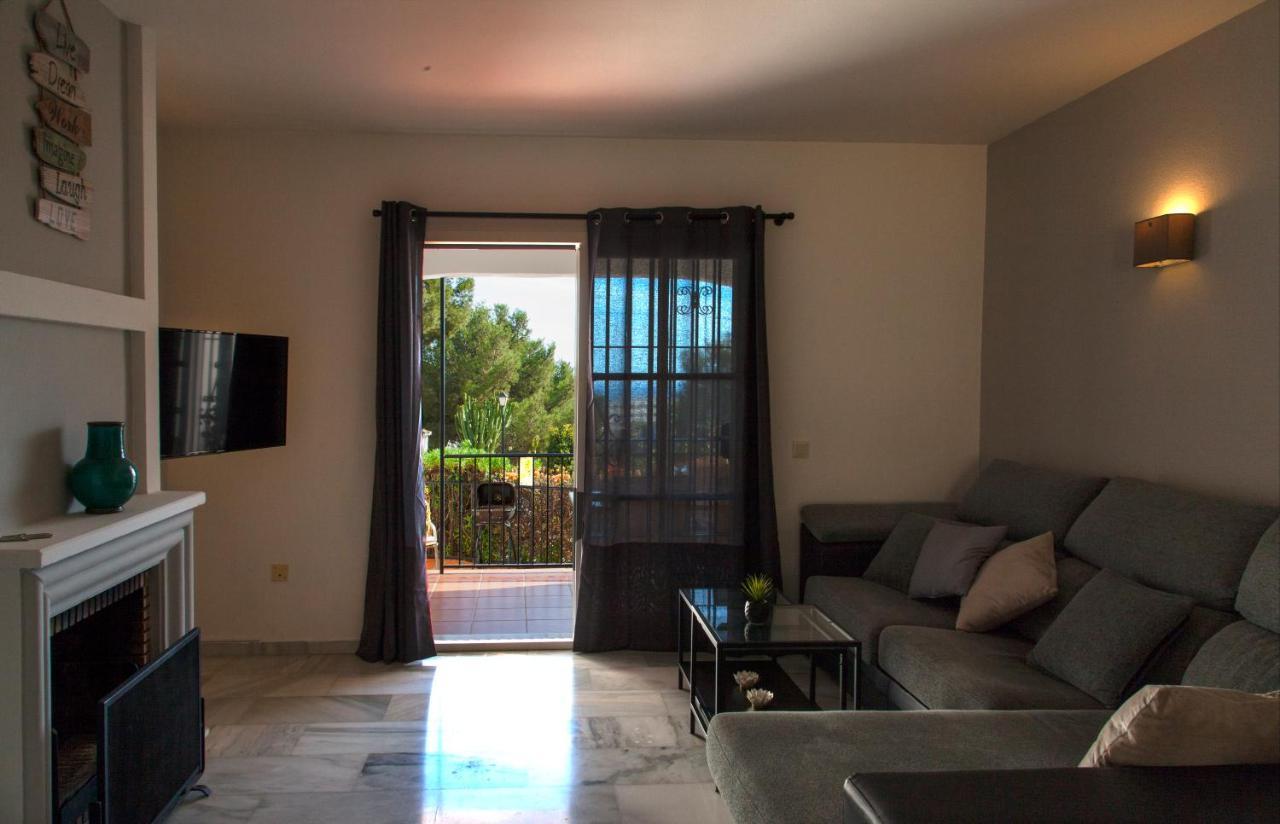 Agradable Adosado Con Piscina La Hidalga Villa Benalmadena Ngoại thất bức ảnh