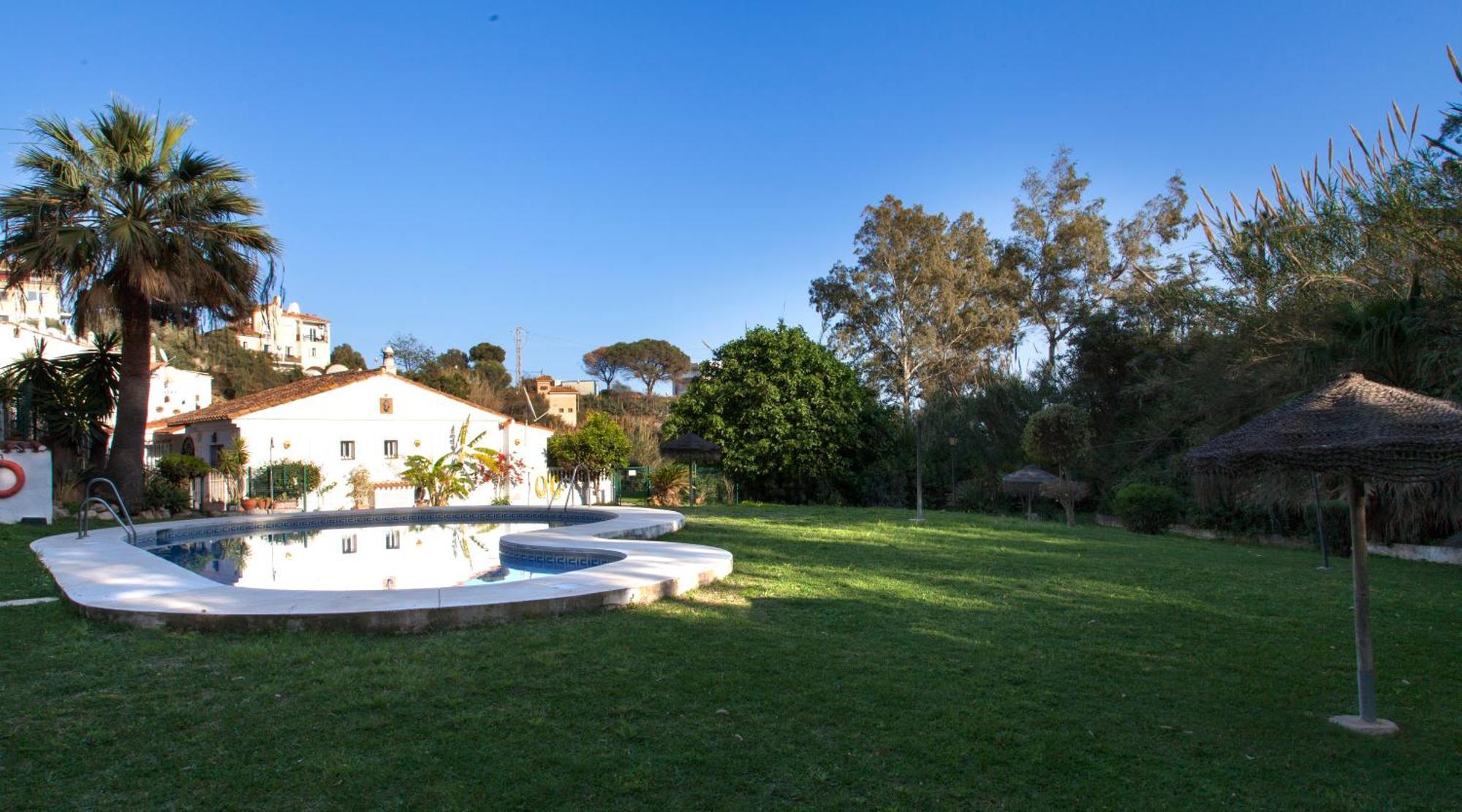 Agradable Adosado Con Piscina La Hidalga Villa Benalmadena Ngoại thất bức ảnh